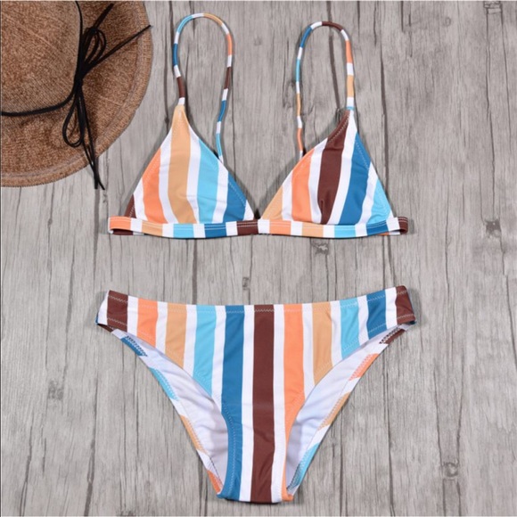 1 Sm left!! NWT Women’s two piece striped bikini - Picture 2 of 5